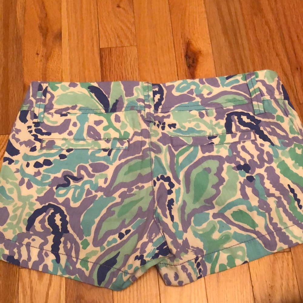 Lilly Pulitzer: The Walsh Shorts - Picture 5 of 5